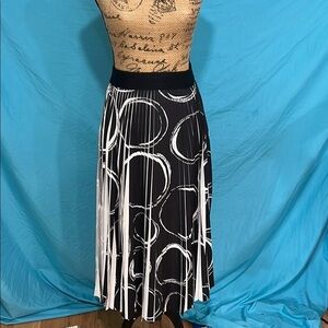 Chicos NWT Black and White Midi A-Line Skirt with Pleats